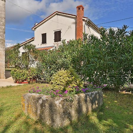 Villa House Monteci 1378 à Galižana Extérieur photo